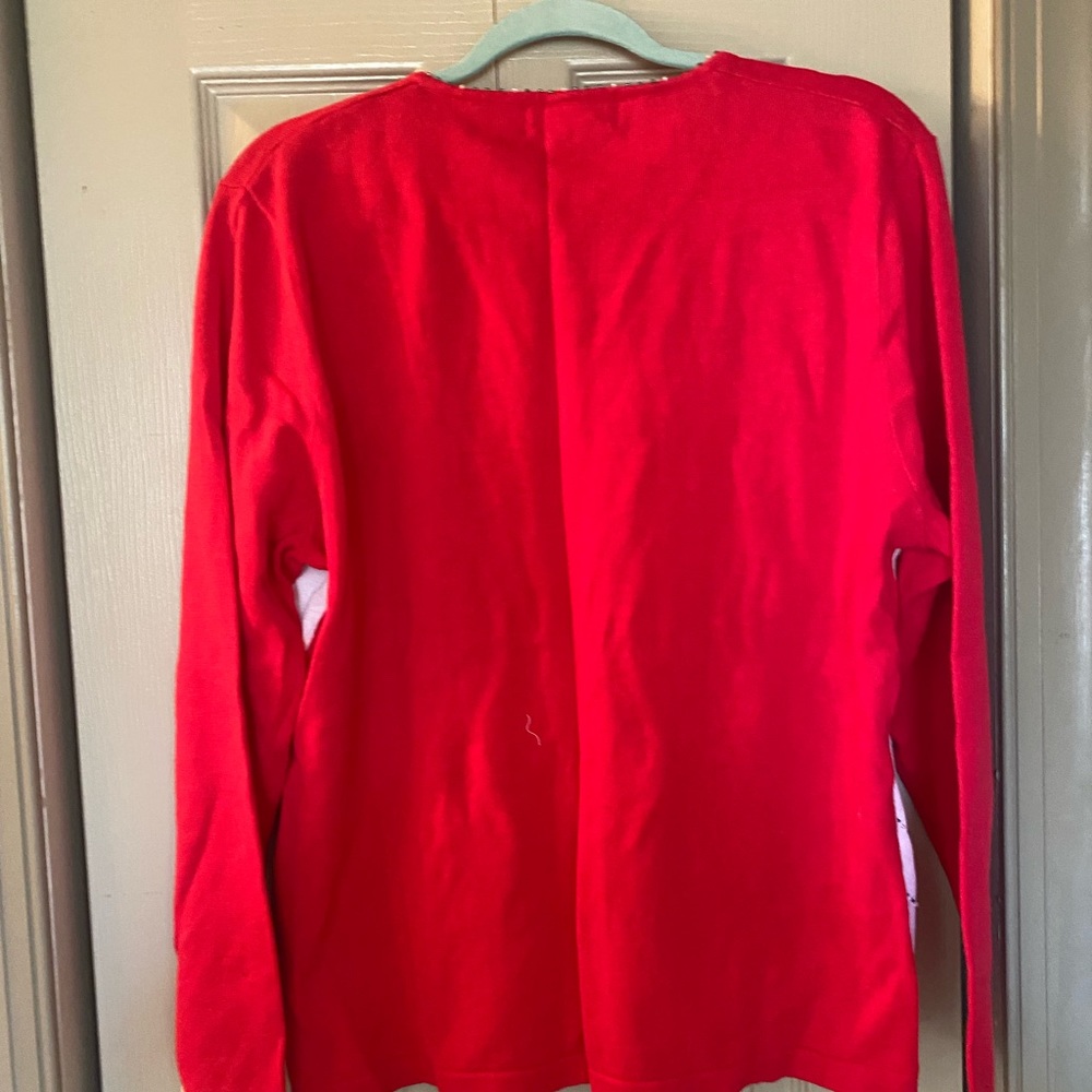 I am selling some Christmas Sweaters!!!!🎅🎁